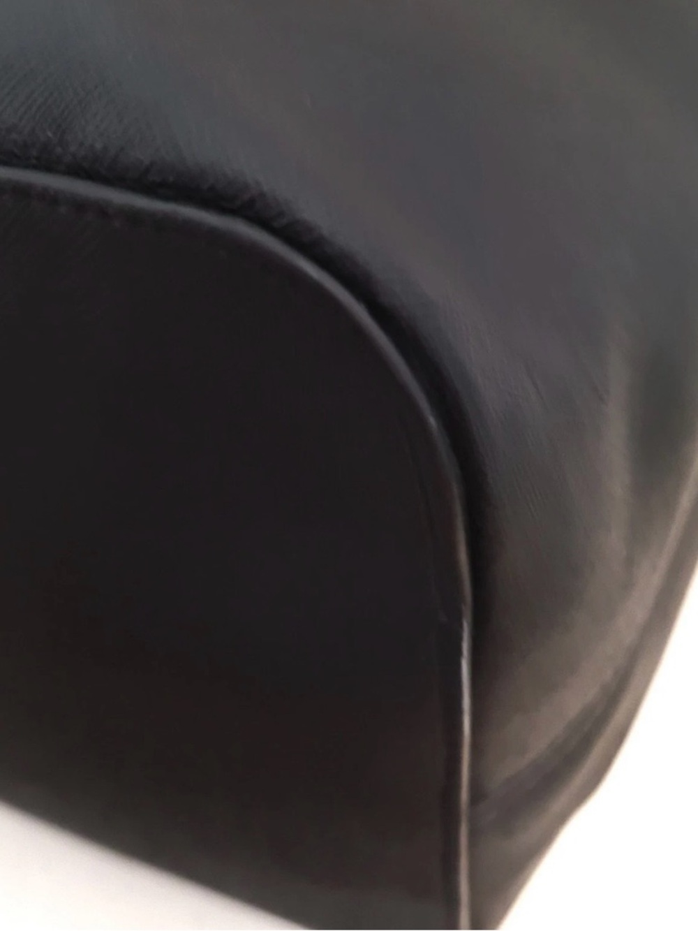 Michael Kors Jet Set Travel Black Saffiano Leather Tote with Gold Accent - Picture 10 of 16